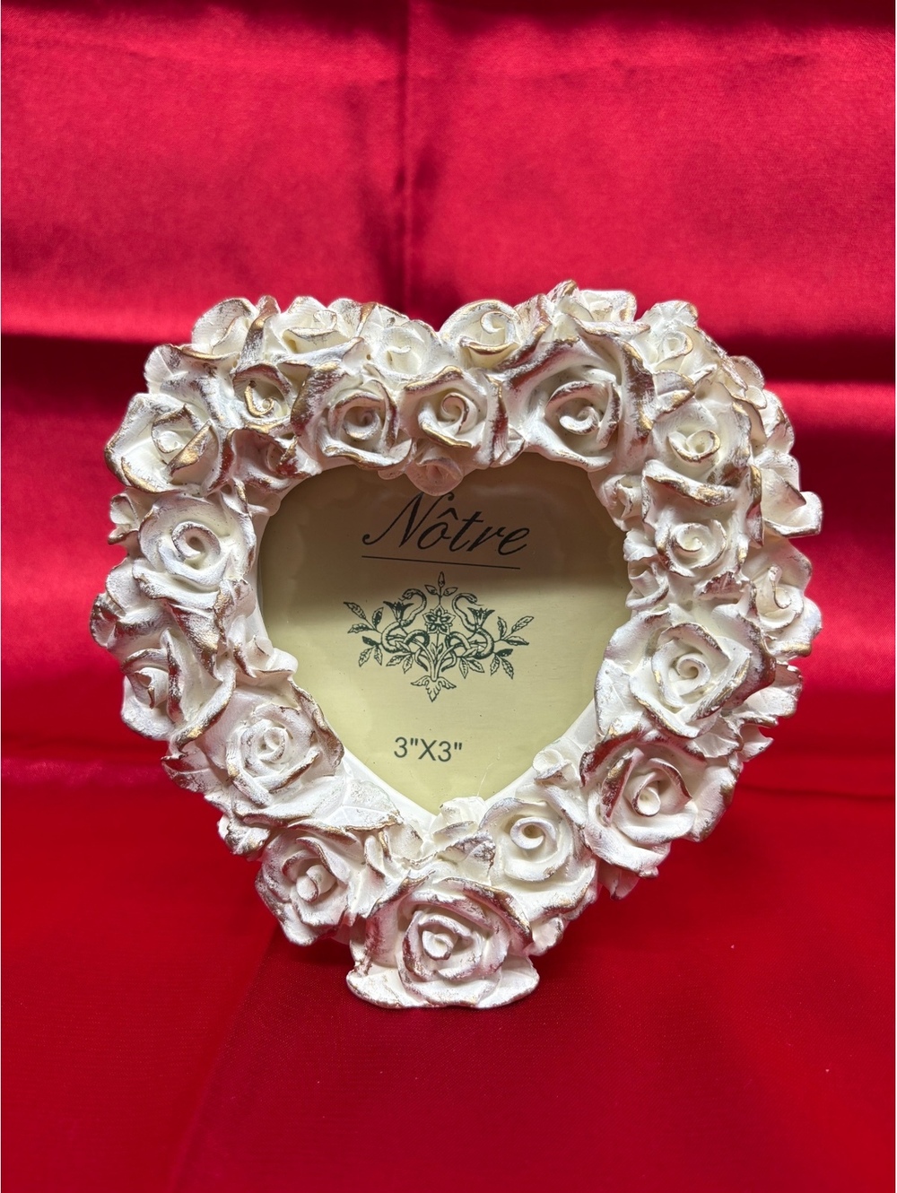 Shabby-Chic Heart-Shaped Tabletop Photo Frame with Rose Design For 3”x3” Photo